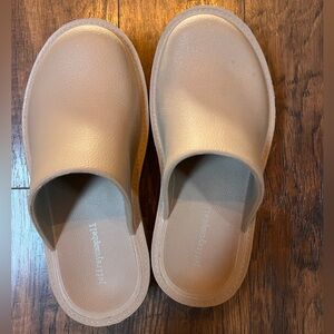 Jeffrey Campbell chunky clogs size 7 tan